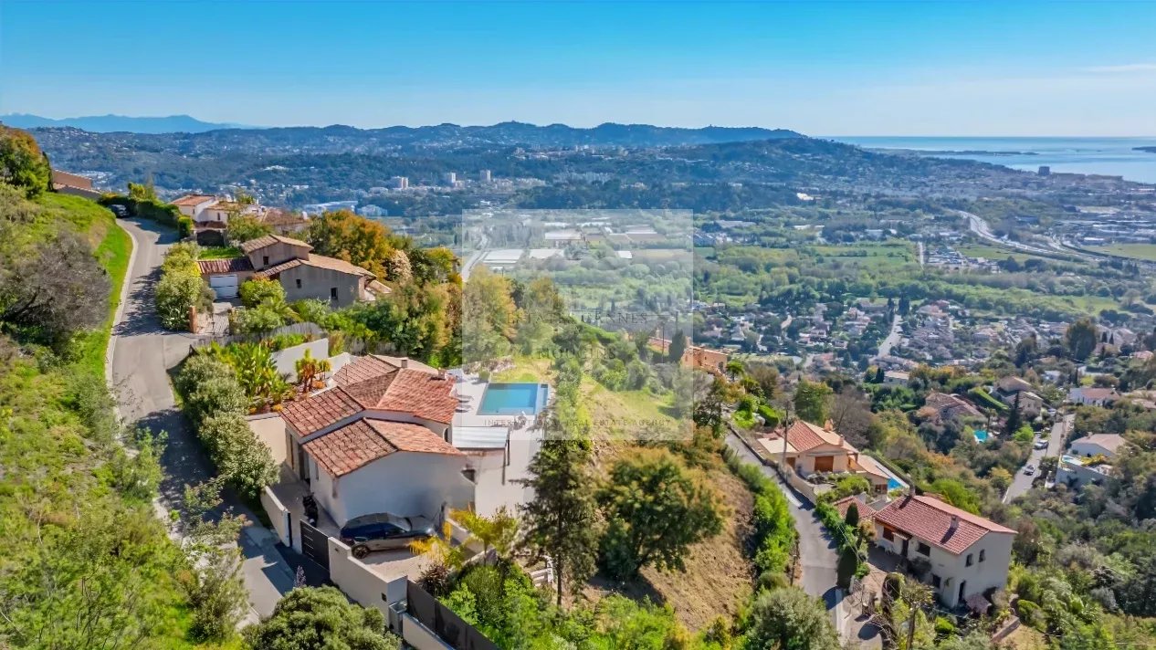 Superbe villa contemporaine – Vue mer panoramique, emplacement privilégié à 10 minutes des plages