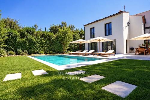 Villa rénovée avec prestations de qualité et 5 chambres en suite