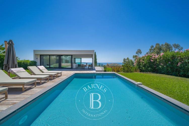GOLFE-JUAN - VILLA CONTEMPORAINE - VUE MER PANORAMIQUE