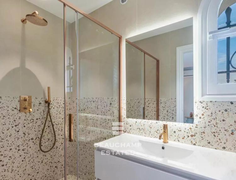 Villa néo-provençale 5 chambres avec piscine - Valbonne