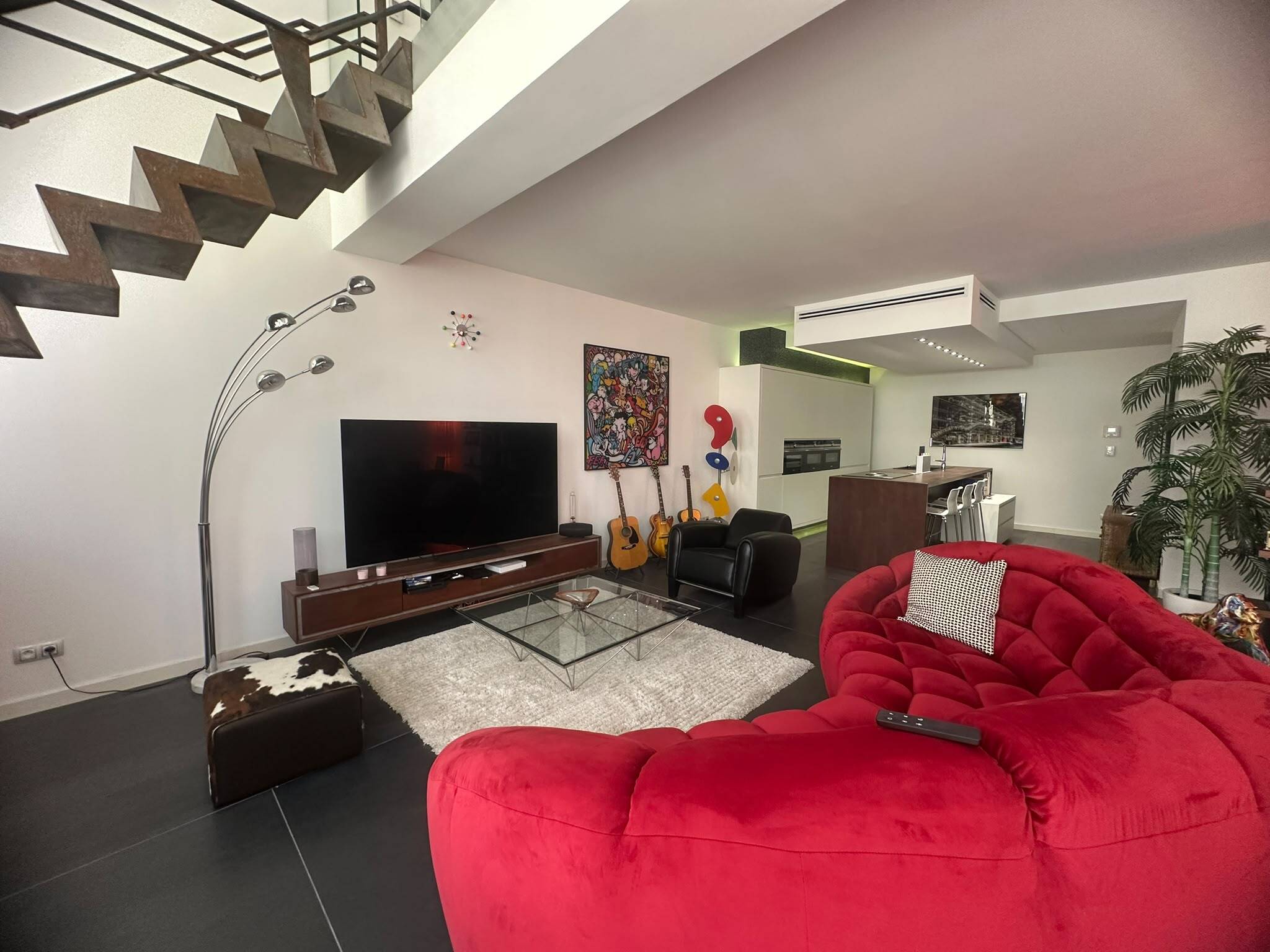 Antibes – Loft d’architecte de 210 m², trois terrasses et vue mer à 180°
