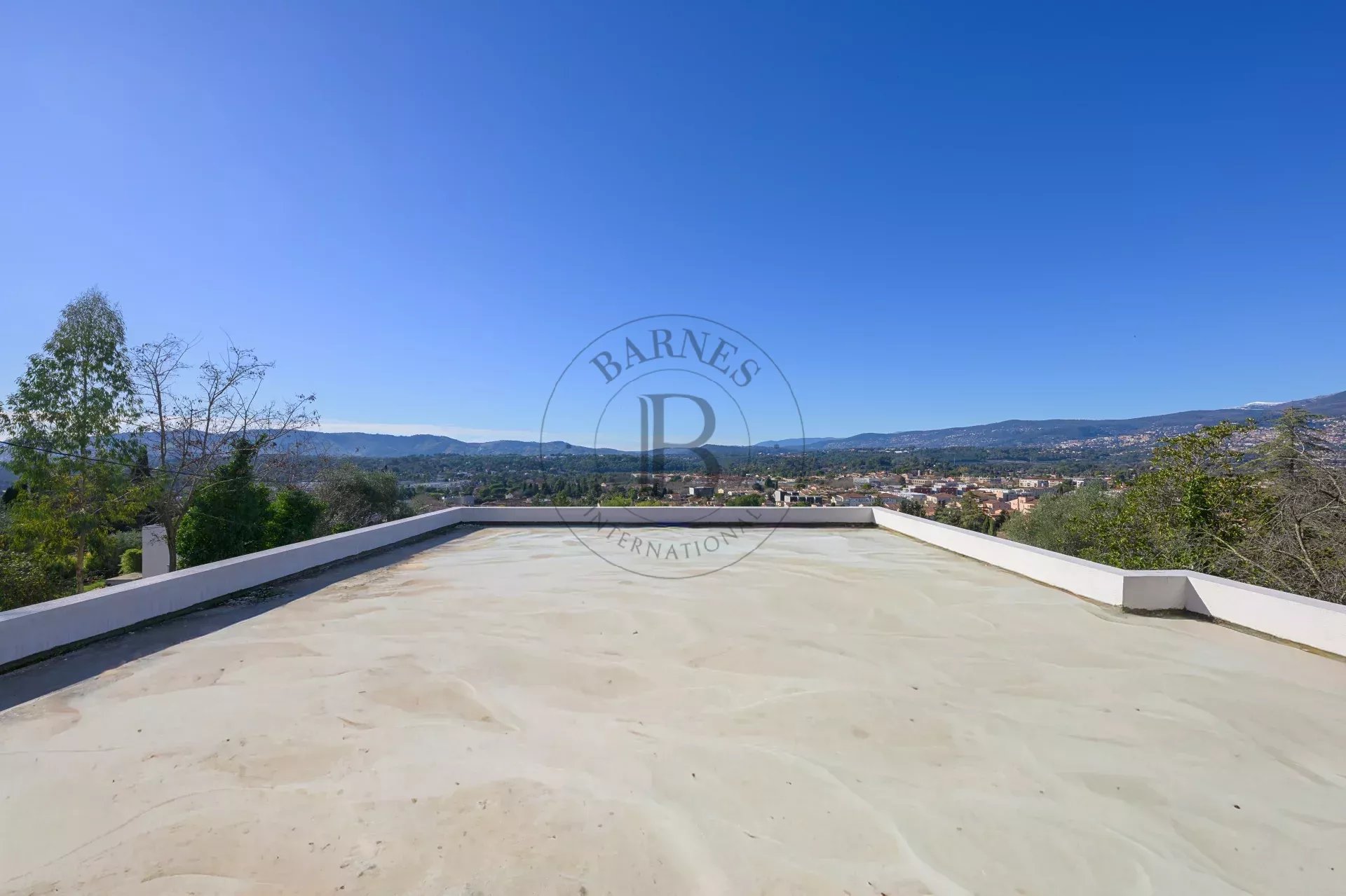 MOUANS SARTOUX - VILLA CONTEMPORAINE - AU CALME