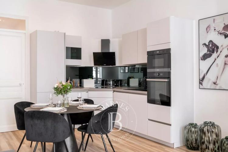 EXCLUSIVITÉ – CANNES BANANE – À 150 M DE LA CROISETTE – APPARTEMENT CONTEMPORAIN – 3 CHAMBRES