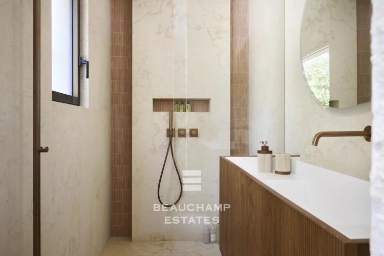 Villa contemporaine de 5 chambres proche de Mougins