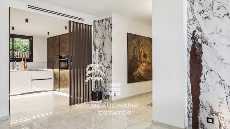 Appartement contemporain avec vue collines
