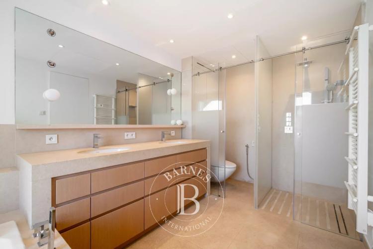 CANNES – CROISETTE PALM BEACH – PENTHOUSE VUE MER PANORAMIQUE – TOIT TERRASSE 250 M² – 3 CHAMBRES