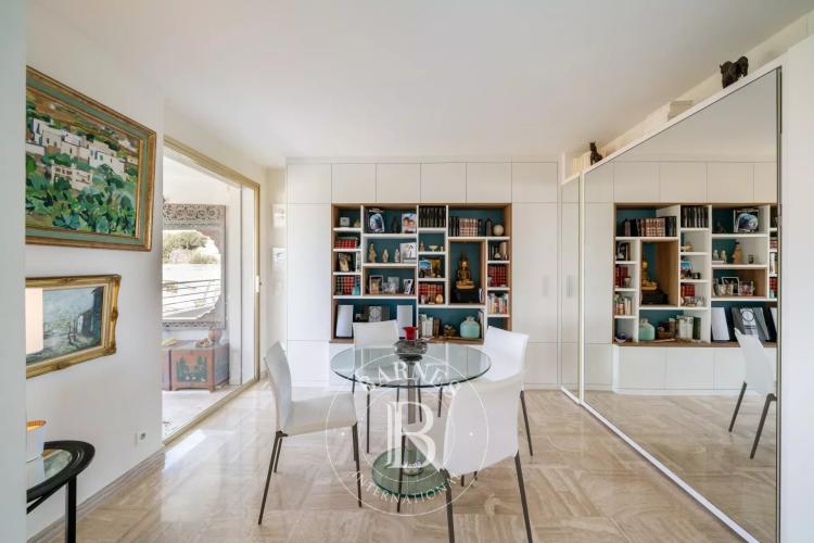 EXCLUSIVITÉ – CANNES BAS CROIX DES GARDES – VUE PANORAMIQUE MER – TERRASSE – 2 CHAMBRES