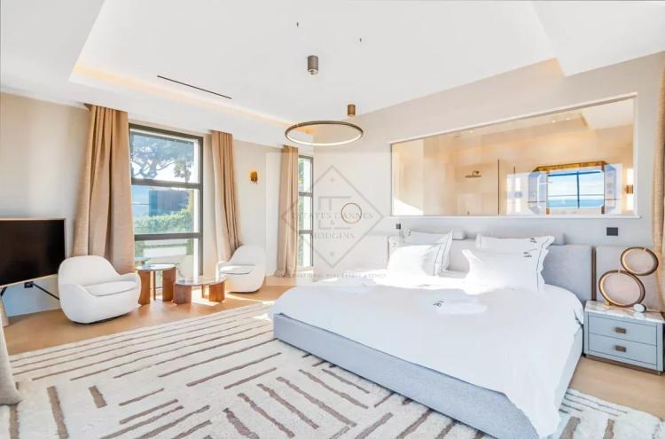 Villa contemporaine d'exception à Super Cannes – Vue mer panoramique, domaine privé et sécurisé