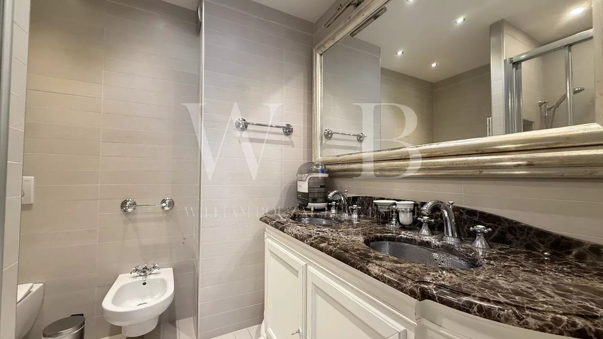 Cannes, la Croisette - Port Canto. Appartement de 229 m² avec vue mer + dépendances