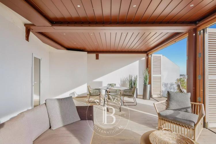 CANNES CENTRE - ROOFTOP - VUE MER - JACUZZI - 3 PIECES