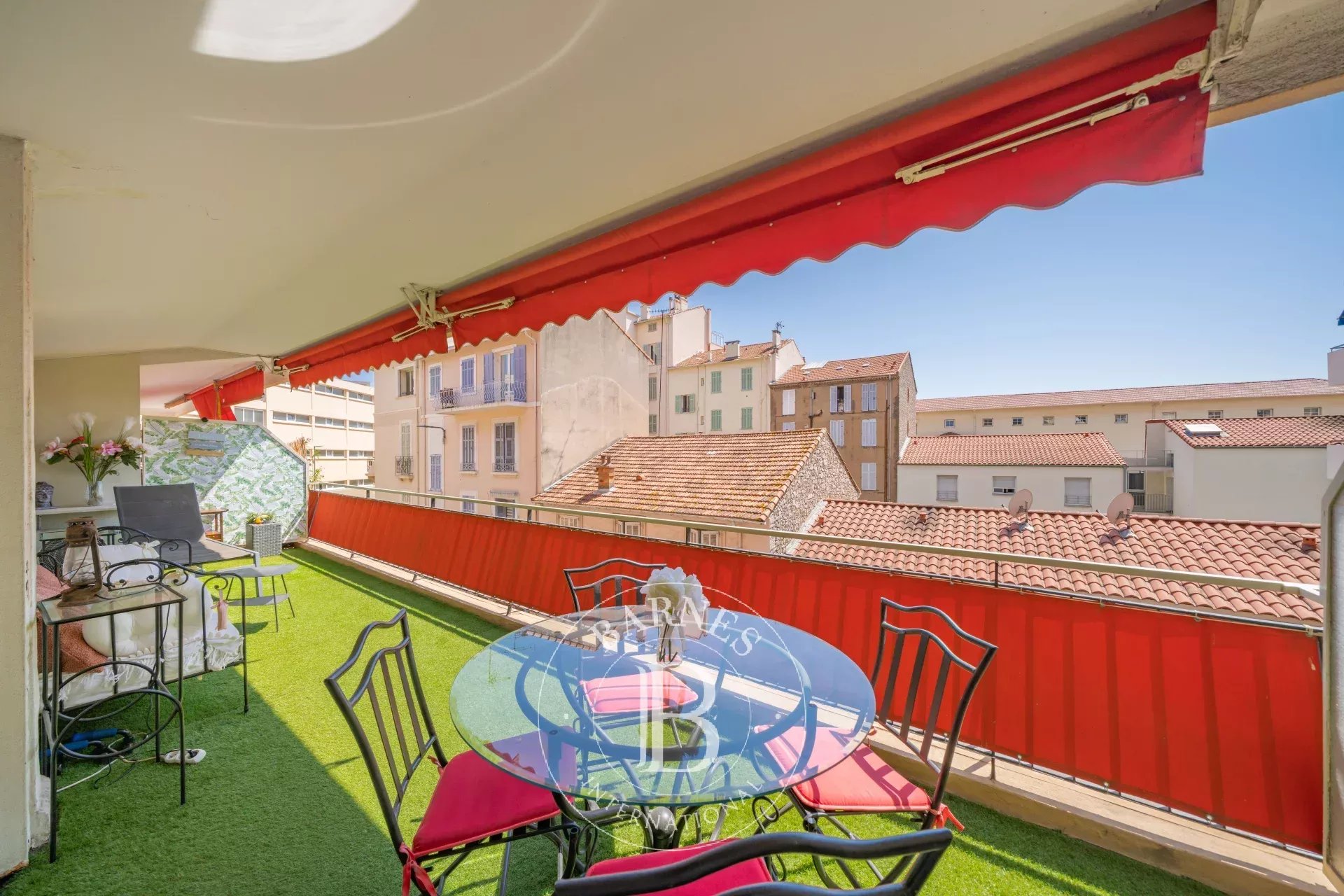 EXCLUSIVITÉ - CANNES - 2 PIÈCES - CENTRE VILLE - TERRASSE