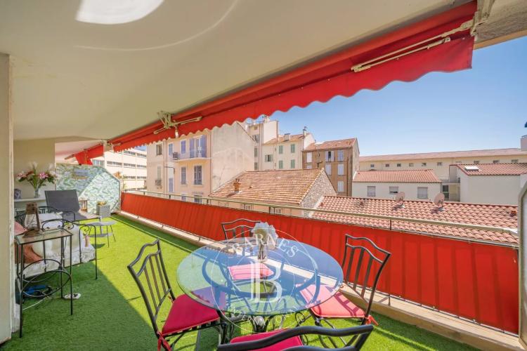 EXCLUSIVITÉ - CANNES - 2 PIÈCES - CENTRE VILLE - TERRASSE