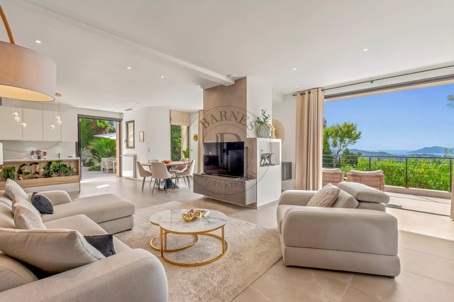 MOUGINS -  VILLA AVEC VUE MER PANORAMIQUE