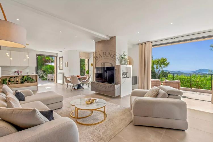 MOUGINS -  VILLA AVEC VUE MER PANORAMIQUE