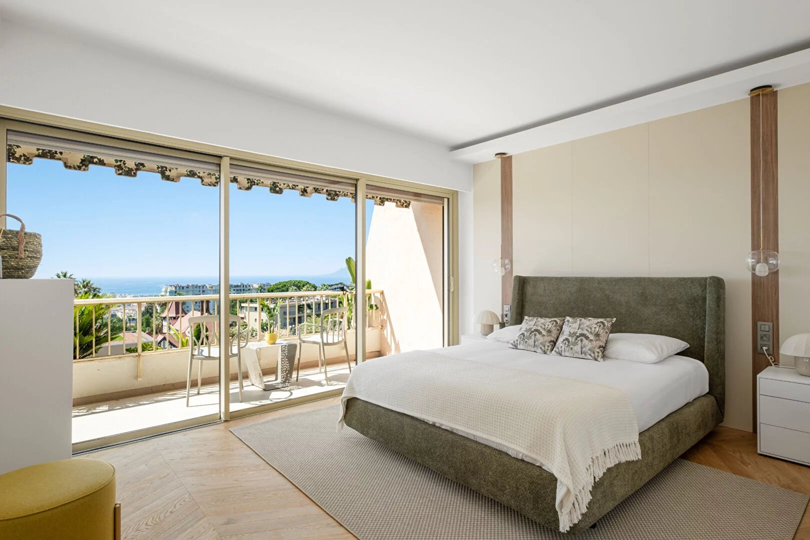 APPARTEMENT 5P - CANNES CALIFORNIE -  GRANDE TERRASSE - VUE MER - PISCINE