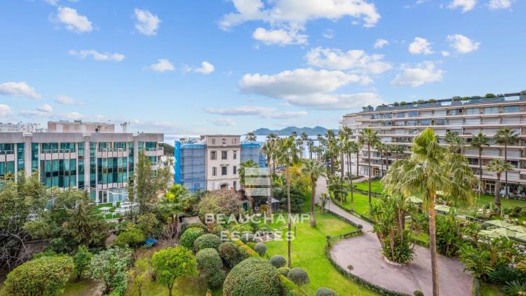 À deux pas de la Croisette – Appartement familial, Cannes, 4 chambres, volumes généreux & cave