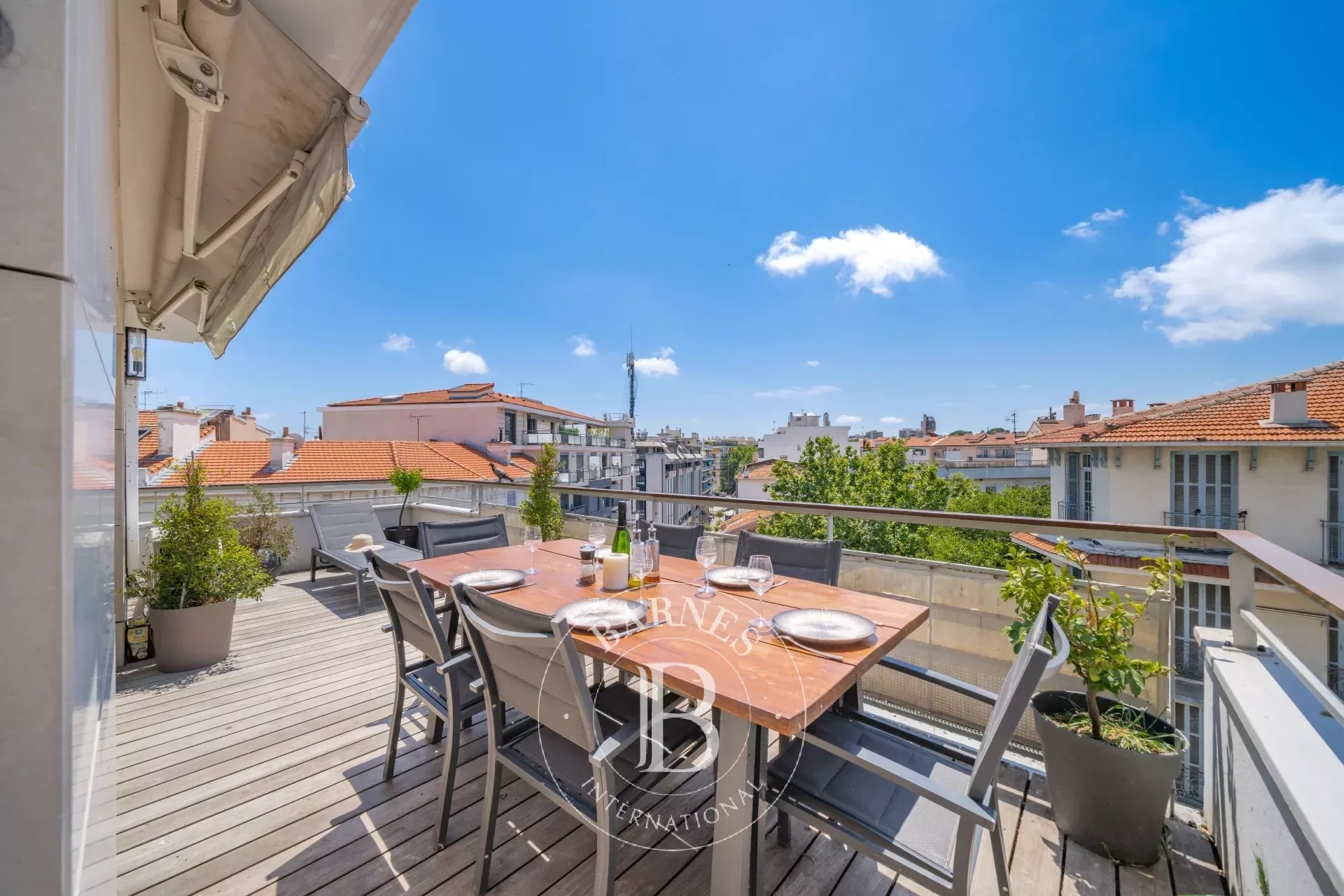 ANTIBES - 3 PIECES - VUE DEGAGEE