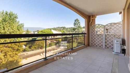 Mougins Tournamy - Appartement 4 pièces au dernier étage