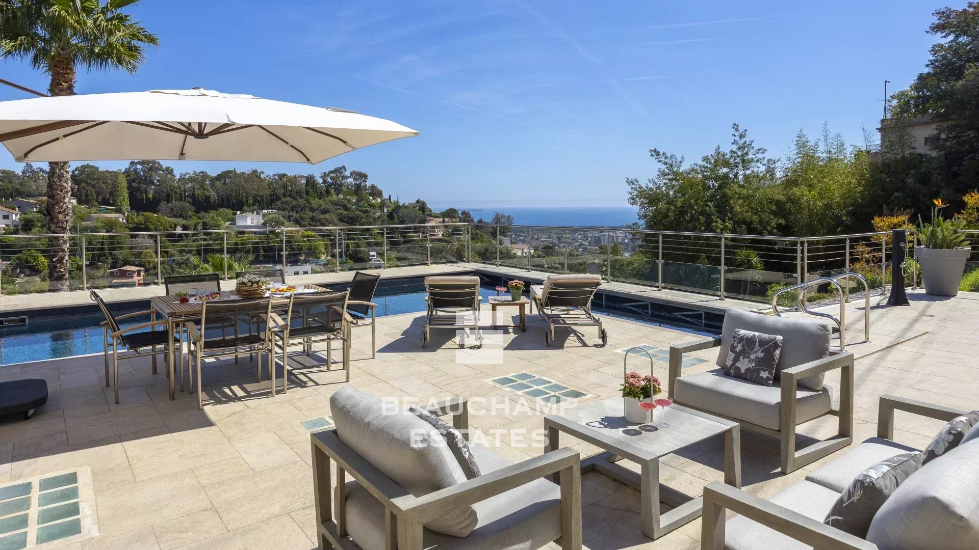 Exclusivité - Villa contemporaine avec vue mer - Mandelieu - la -Napoule