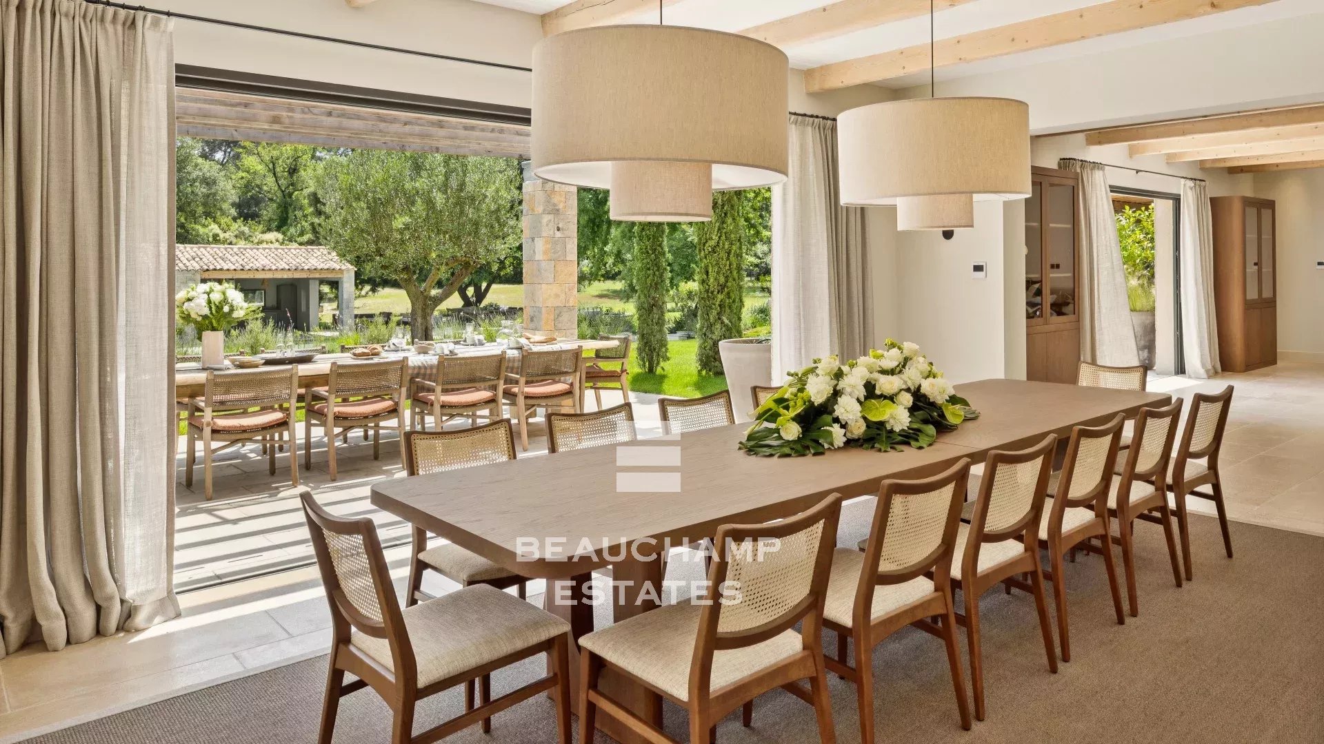Exclusivité - Domaine fermé de 12 chambres  avec piscine  - Valbonne