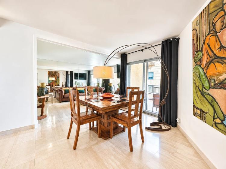 Superbe 4 pièces de 111 m² à Cannes Banane