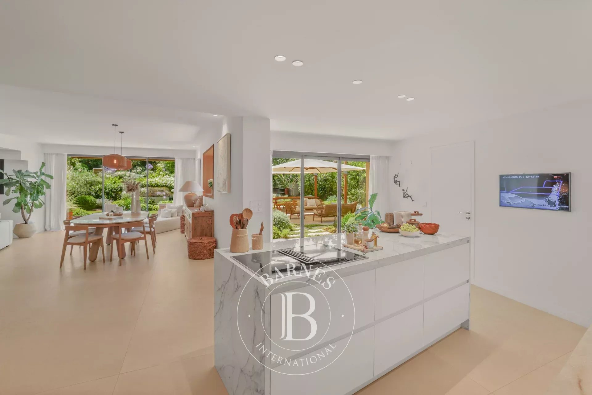 PROCHE MOUGINS - LE CANNET - VILLA RÉNOVÉE - PISCINE