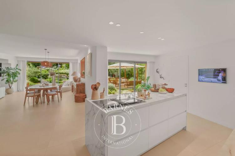 PROCHE MOUGINS - LE CANNET - VILLA RÉNOVÉE - PISCINE