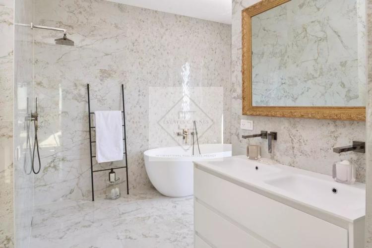 8f24dd53e502e46486aad1c1d4acd101_4498c94bfe_1600-original.jpg