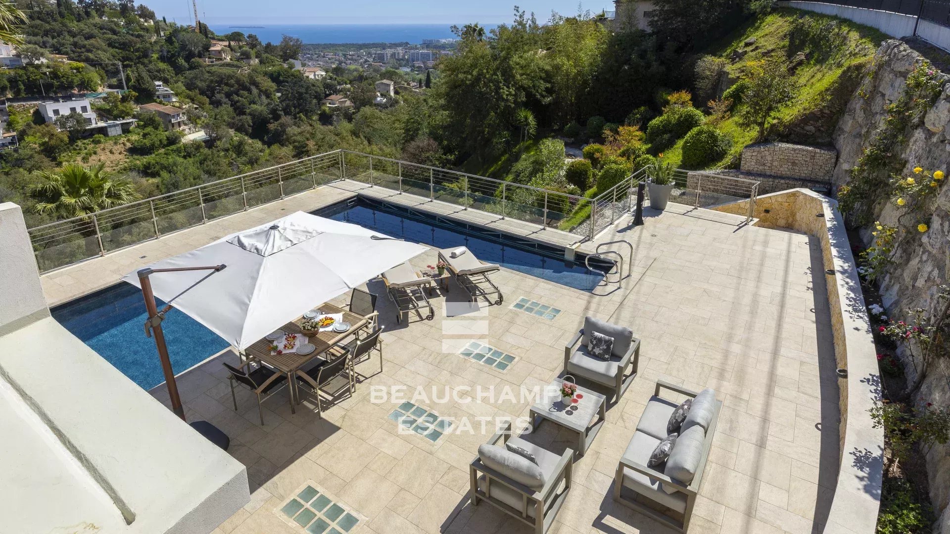 Exclusivité - Villa contemporaine avec vue mer - Mandelieu - la -Napoule