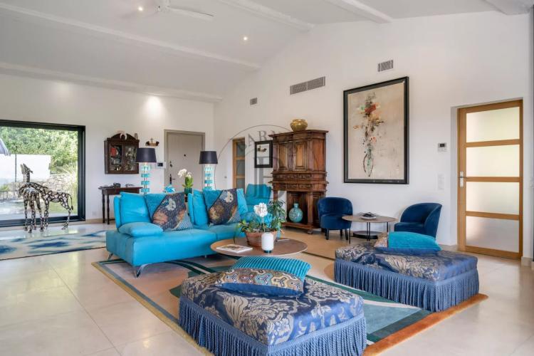 MOUGINS - VILLA VUE MER - PROCHE CANNES