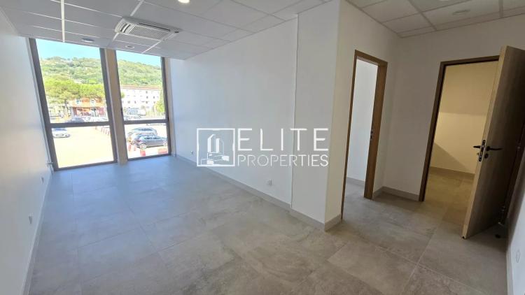 BUREAUX 98m² DANS MAISON DE SANTE MOUANS-SARTOUX