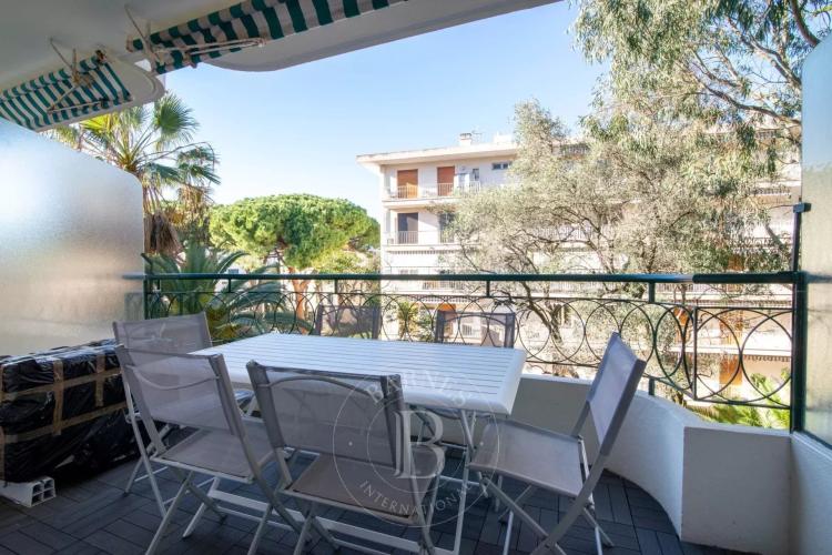 CANNES BASSE CALIFORNIE - 2 PIÈCES - TERRASSE