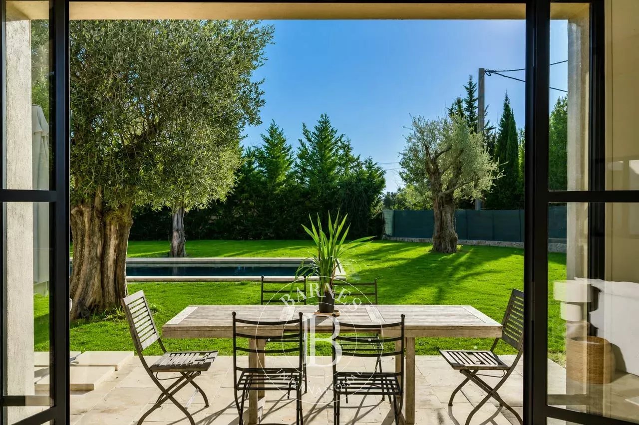 Valbonne, Domaine fermé, calme, 4 chambres, piscine