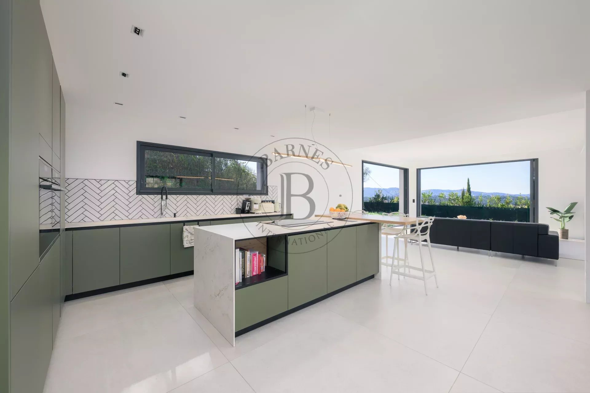 MOUANS SARTOUX - VILLA CONTEMPORAINE - AU CALME