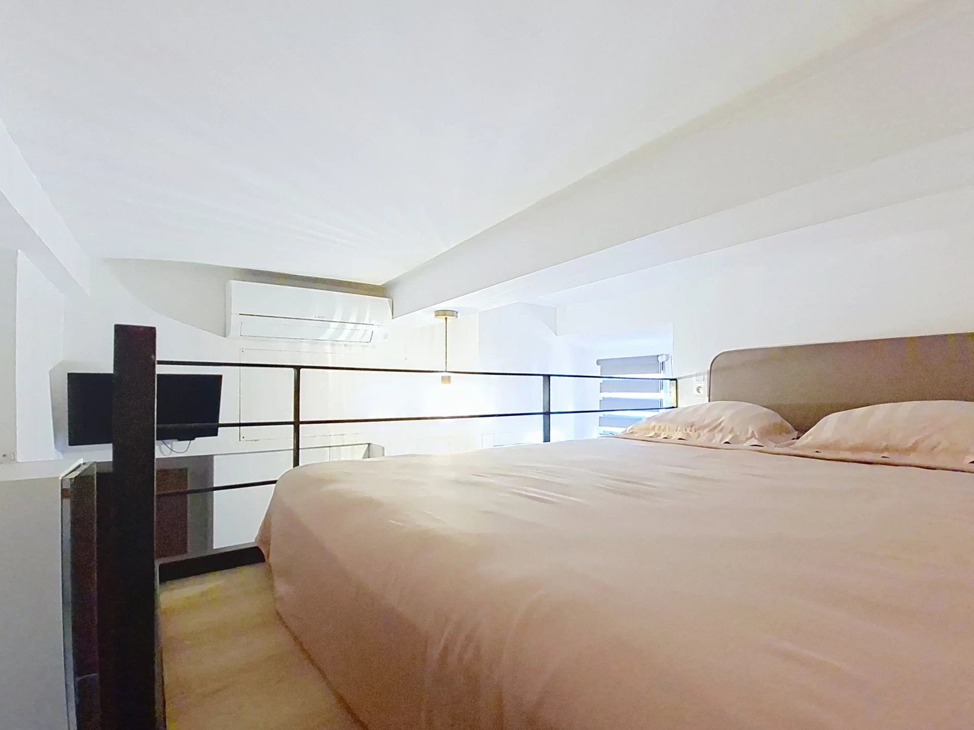 VENTE STUDIO CANNES - BANANE