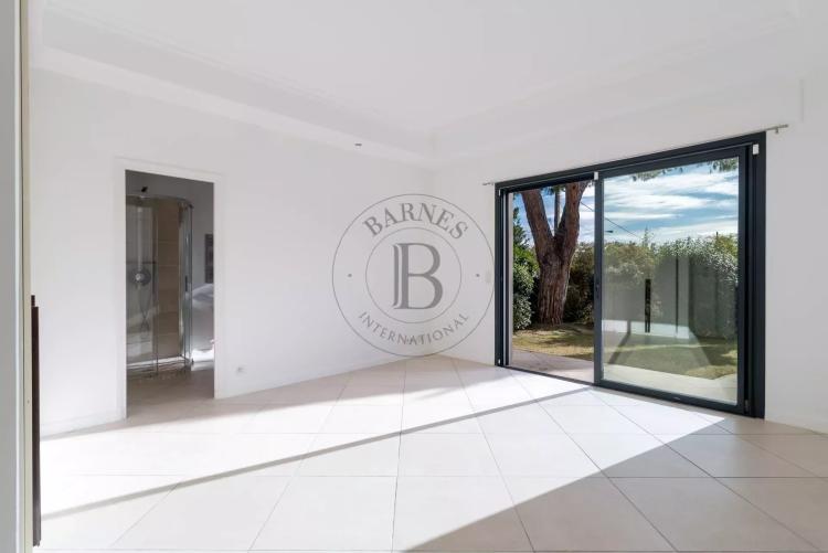 MOUGINS – VILLA DE PLAIN-PIED