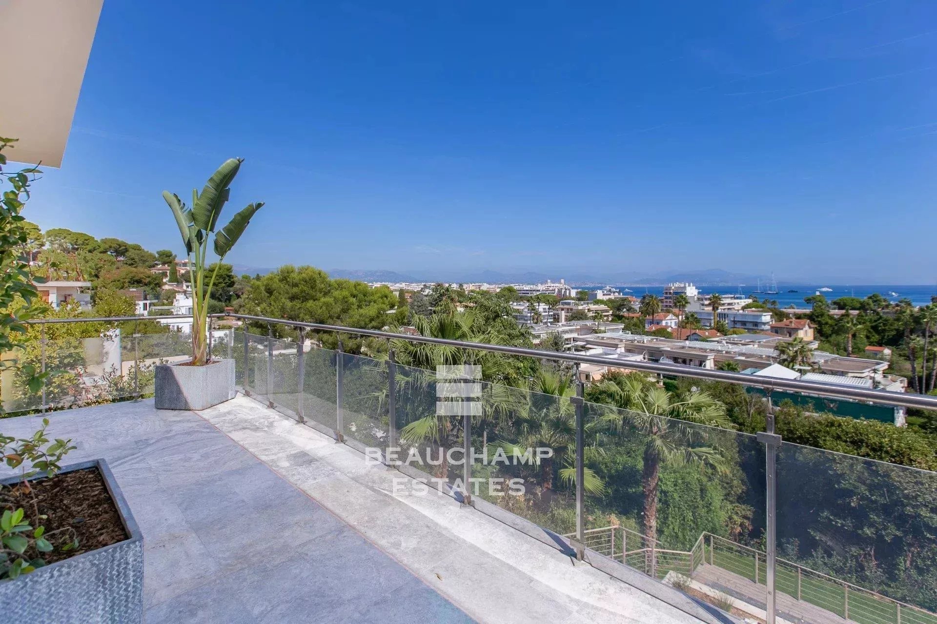 Villa moderne - 6 chambres - vue mer panoramique - cap d'antibes