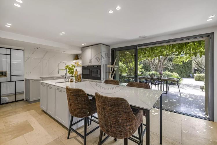 MOUGINS – PROPRIÉTÉ EN PIERRE RÉNOVÉE