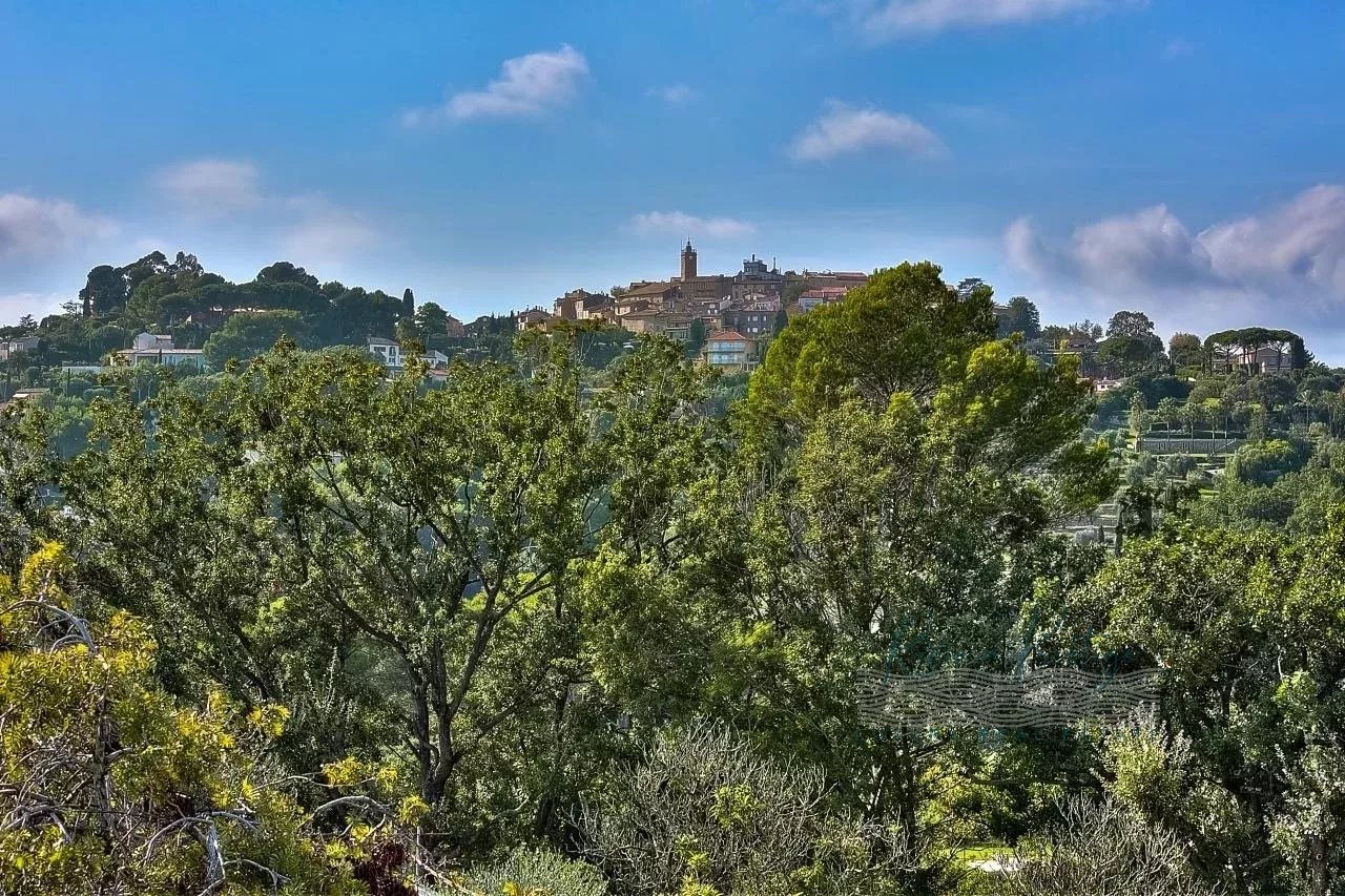 MOUGINS- Maison de Charme