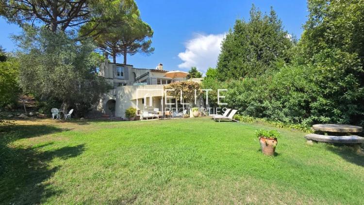 MAISON 5 PIÈCES DE 193 m² - MOUANS-SARTOUX CASTELLARAS