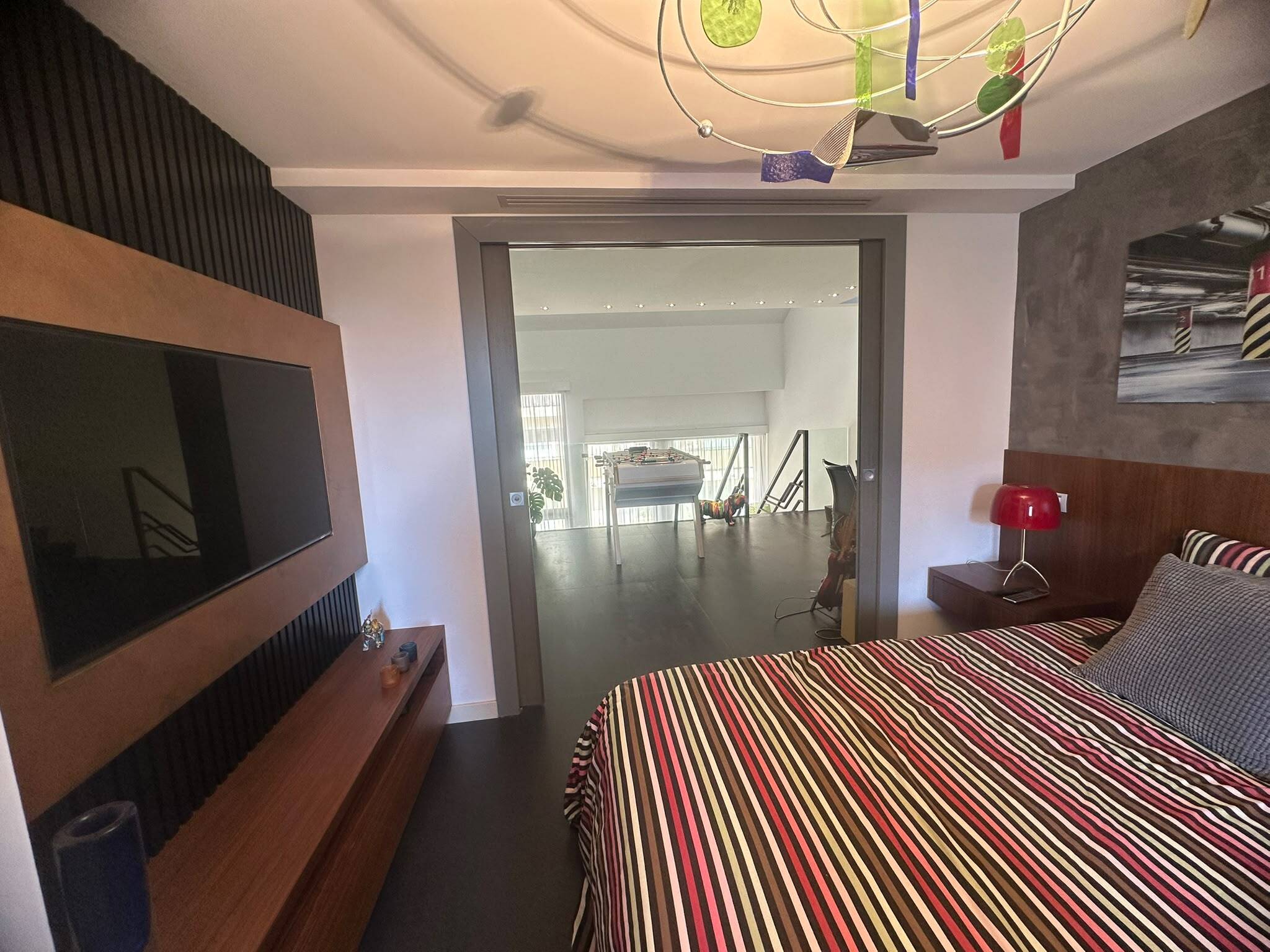 Antibes – Loft d’architecte de 210 m², trois terrasses et vue mer à 180°
