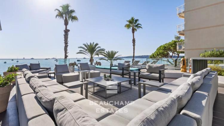 Co-exclusivité - Villa 6 chambres en front de mer - Cannes Palm Beach