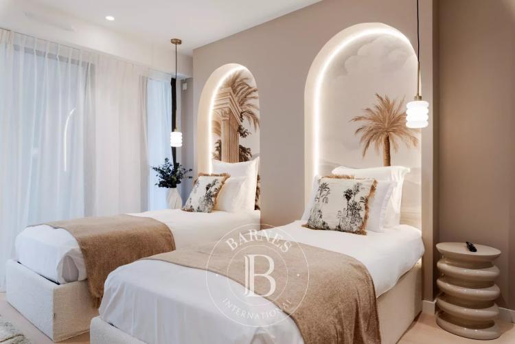 MOUGINS – VILLA CONTEMPORAINE – 5 CHAMBRES – VUE PANORAMIQUE