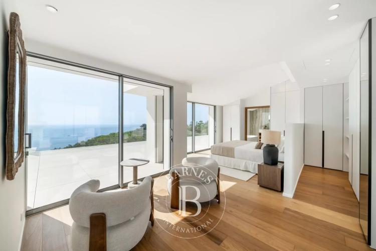 SUPER CANNES - VILLA CONTEMPORAINE NEUVE - VUE MER PANORAMIQUE SPECTACULAIRE