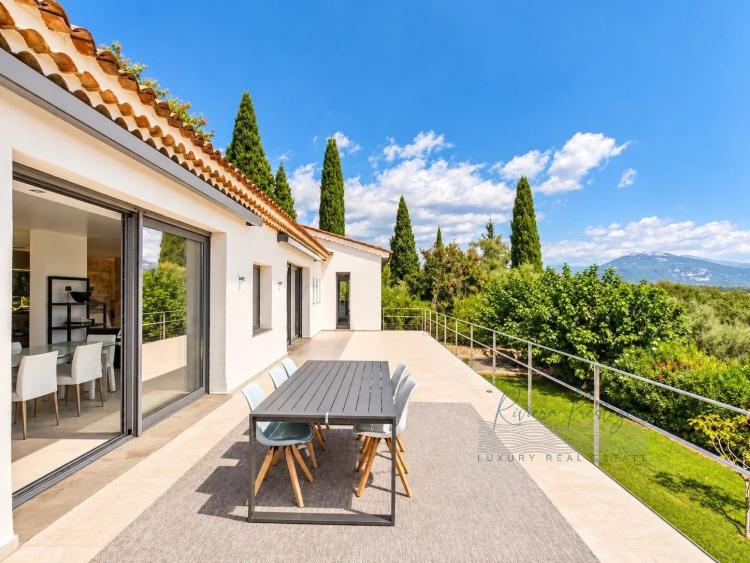 VALBONNE- Demeure de charme à 5 minutes à pieds du vieux village