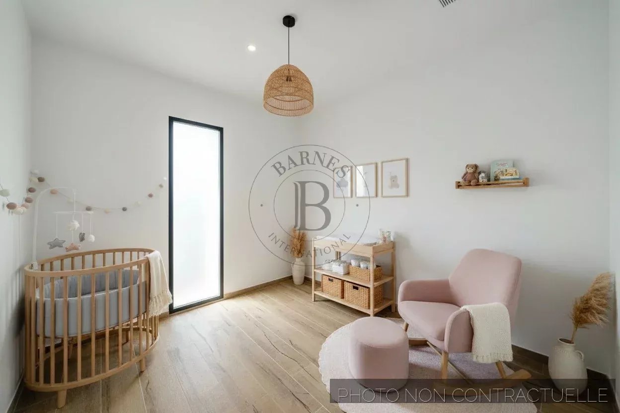 MOUGINS - VILLA NEUVE CONTEMPORAINE