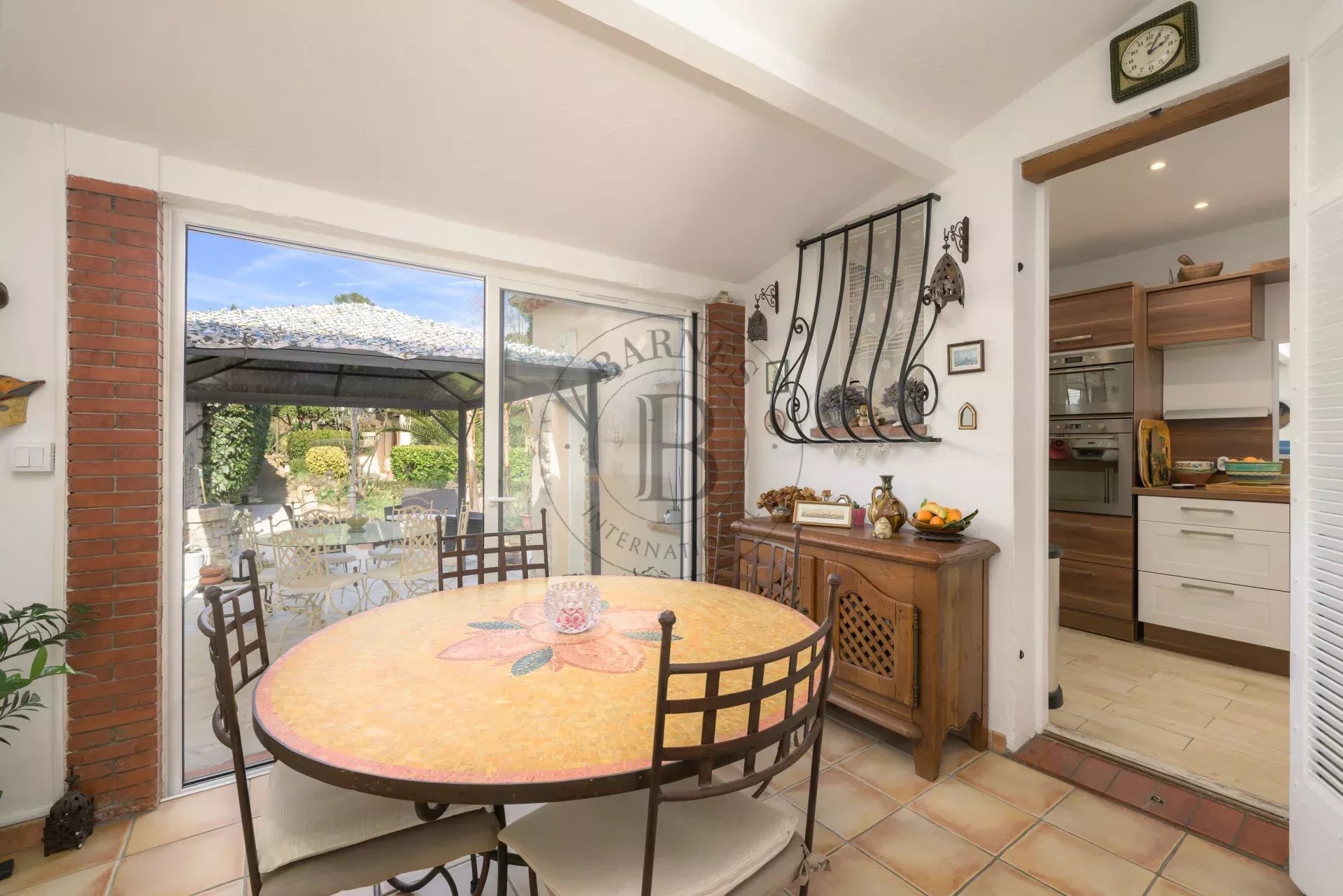 MOUGINS - VILLA FAMILIALE - PROCHE DU GOLF ET DE L'ETANG