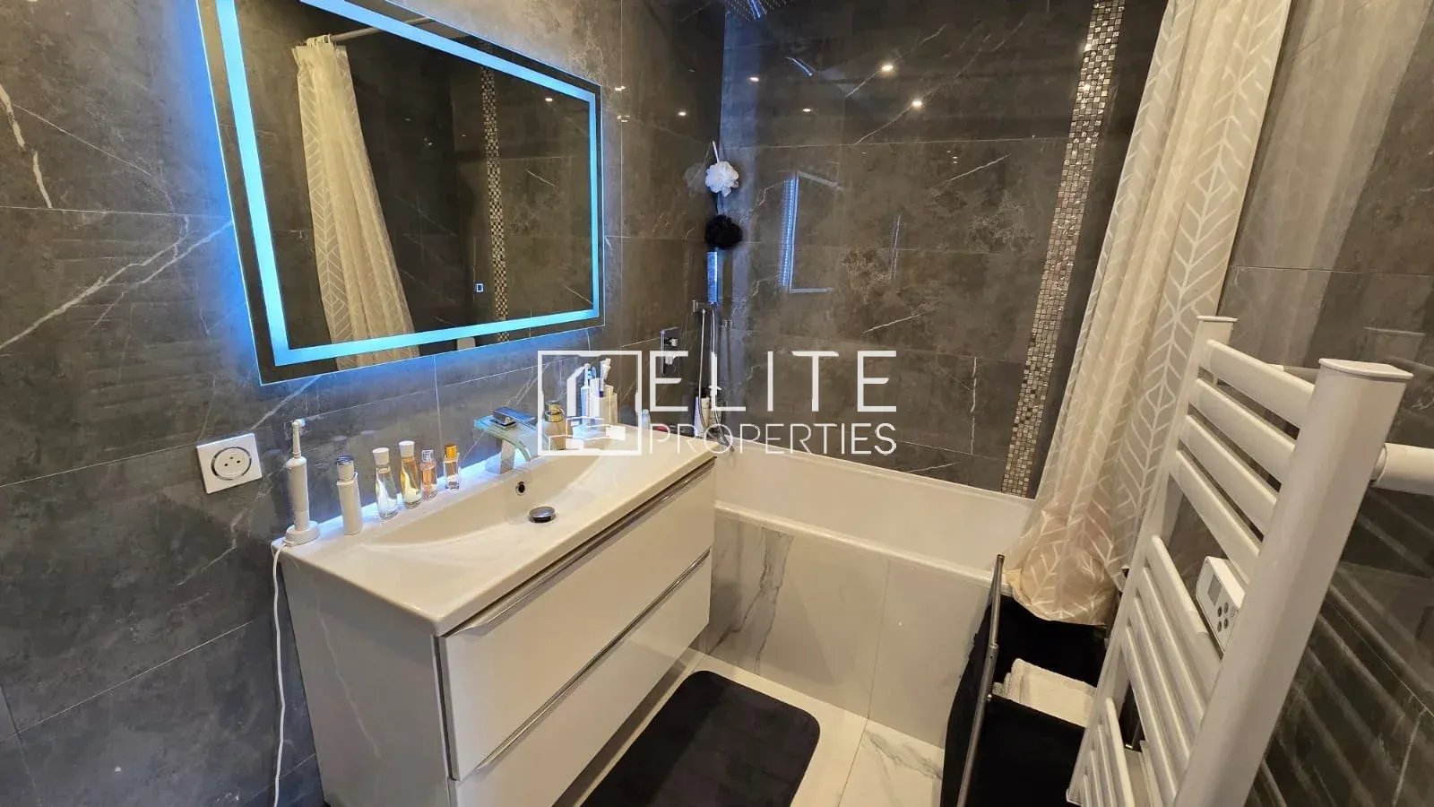 APPARTEMENT 4 PIÈCES 83 m² + BALCON – JUAN-LES-PINS