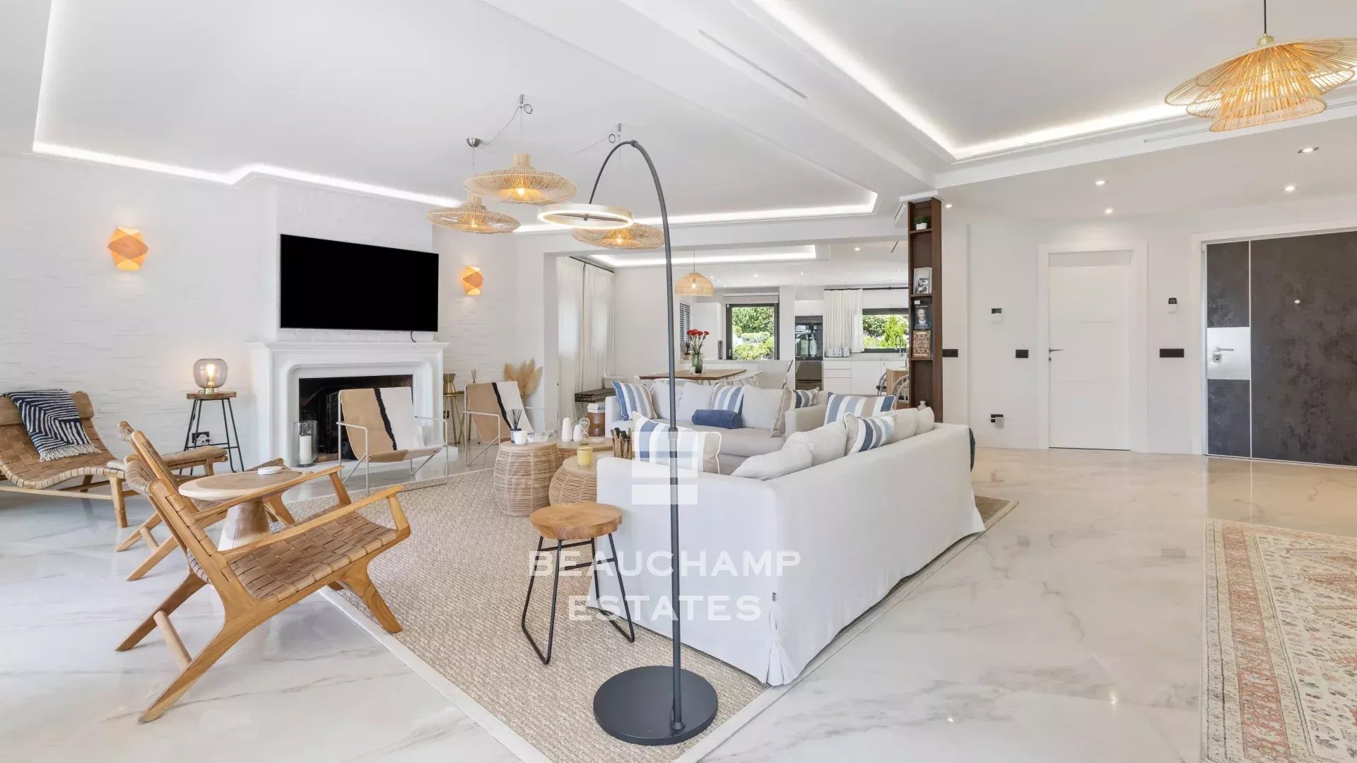 Villa contemporaine 5 chambres avec piscine - Super Cannes
