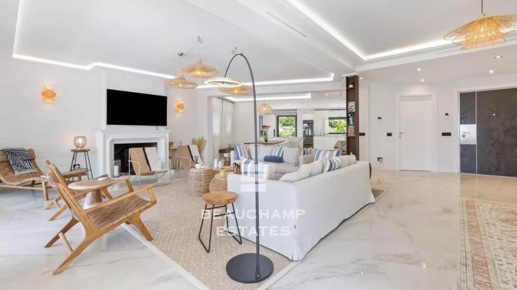 Villa contemporaine 5 chambres avec piscine - Super Cannes